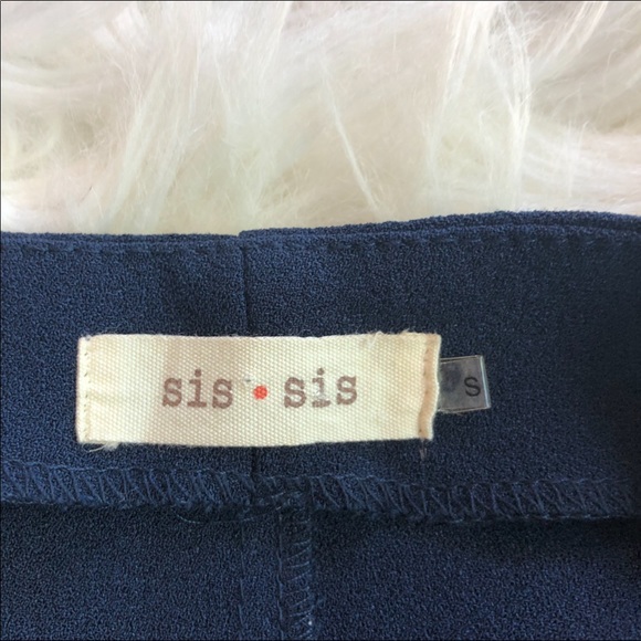 ~Sis • Sis~ Navy flowy shorts. Size Small - Picture 3 of 4